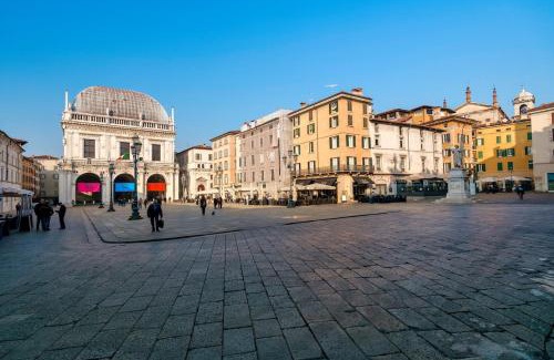 Centro Storico Nord Apartment | Loggia Apartment - Brescia City Center - by Host4U