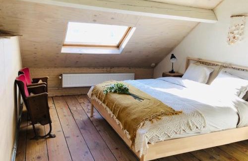 Harmonie Bed & Breakfast | Discover Logies Lapin: Pet-Friendly Stay with Breakfast