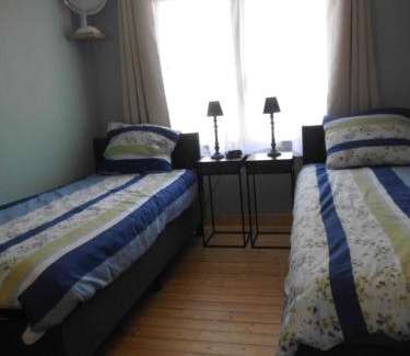 Heist House | Guest Rated: Logies 't Eenvoud with Comfort & Value