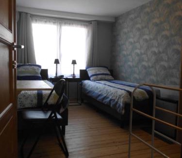 Heist House | Guest Rated: Logies 't Eenvoud with Comfort & Value