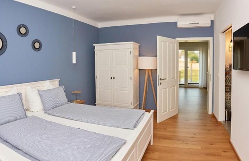 Rust Apartment | Oceanfront Logis 11 Apartments - Guest Rated 9.7/10