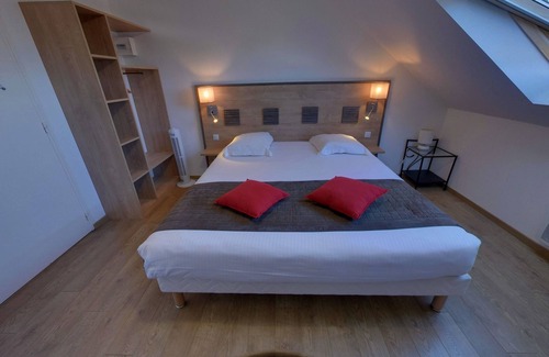Beaucouze Hotel | Discover Logis Atoll Hotel: Family-Friendly & Top Rated 8.6