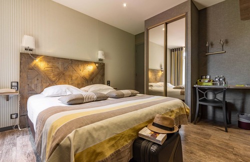 Ducey Hotel | Enjoy Family-Friendly Dining at Logis Auberge de la Sélune