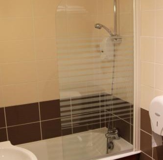 La Rothiere Hotel | Pet-Friendly Retreat at Auberge De La Plaine