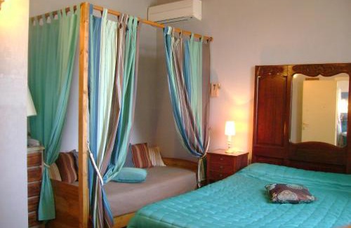 Tavel Hotel | Oceanfront Escape at Logis Auberge De Tavel