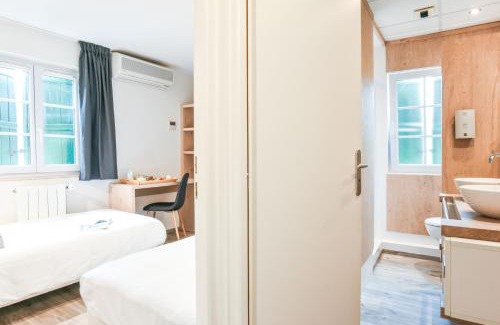 Berenx Hotel | Cozy Logis Auberge du Relais with Oceanfront Dining