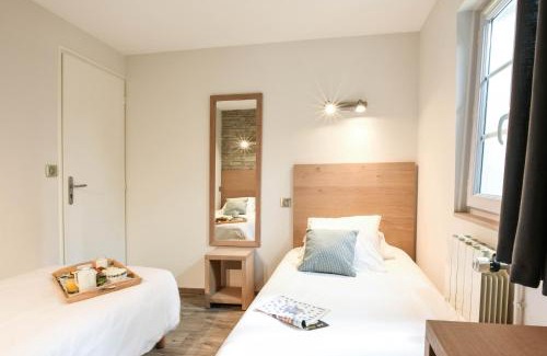 Berenx Hotel | Cozy Logis Auberge du Relais with Oceanfront Dining