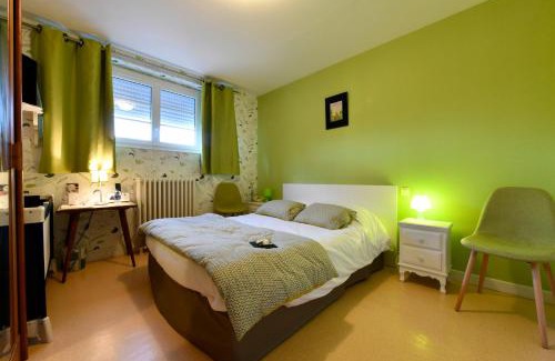 Geus-d'Oloron Hotel | Unforgettable Stays at Logis Chez Germaine with Ocean View