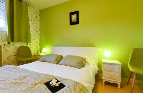Geus-d'Oloron Hotel | Unforgettable Stays at Logis Chez Germaine with Ocean View