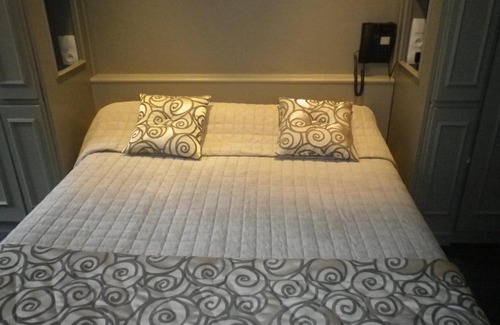 Obernai Hotel | Comfortable Stay at Hôtel des Vosges with Family-Friendly Amenities