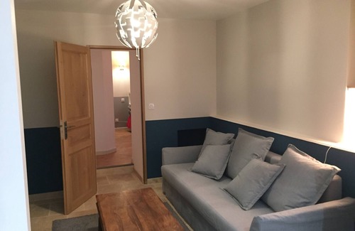 Beaune City Centre Condo | Guest Rated: 9.8 at Logis de la Comedie in Beaune