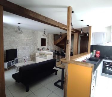 Port-d'Envaux House | Discover the Delight of Logis de la Passerelle