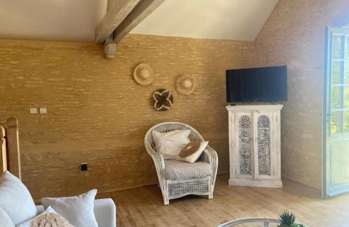 Sainte-Nathalene House | Discover Logis des 4 fées with Nordic Bath Amenities