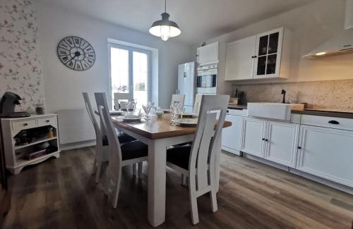 Ver-sur-Mer House | Welcome to Logis des Hirondelles: Oceanfront Bliss Awaiting