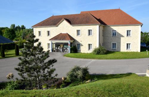 Creney-pres-Troyes Hotel | Discover Comfort at Logis Des Sources with Great Amenities