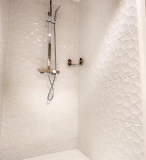 Laon Bed & Breakfast | Elegant Logis du Parvis: Stay by the Cathedral
