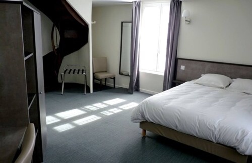 Sainte-Suzanne-and-Chammes Hotel | Discover Logis Hotel Beauséjour: Family-Friendly Retreat