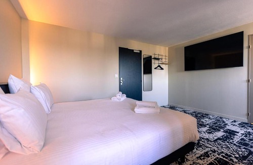 Franqueville-Saint-Pierre Hotel | Pet Friendly Stay at Logis Hôtel & Restaurant Le Vert Bocage