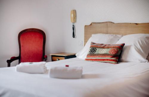 Larceveau-Arros-Cibits Hotel | Family-Friendly Getaway at Logis Hôtel Restaurant Espelletenia