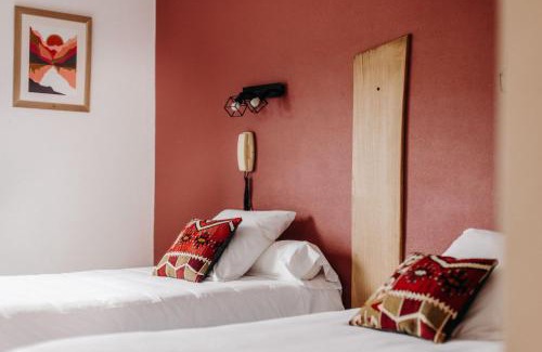 Larceveau-Arros-Cibits Hotel | Family-Friendly Getaway at Logis Hôtel Restaurant Espelletenia