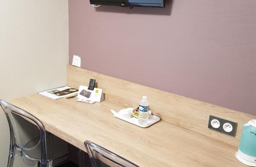 Laval Hotel | Pet-Friendly Retreat at Logis Hôtel A la Bonne Auberge