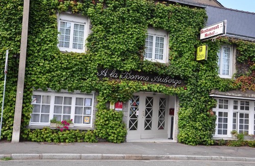 Laval Hotel | Pet-Friendly Retreat at Logis Hôtel A la Bonne Auberge
