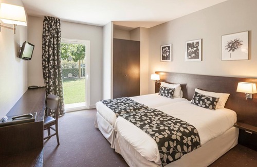 Langon Hotel | Inviting Logis Hôtel Aliénor: Spa, Dining & 9.4 Rating