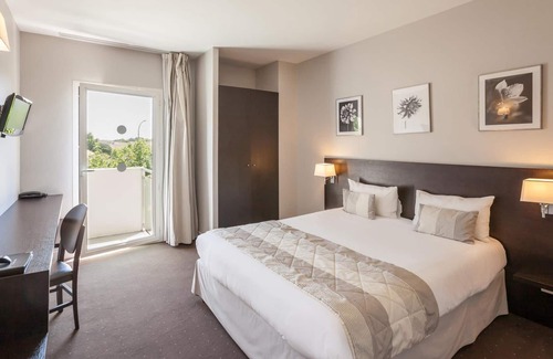 Langon Hotel | Inviting Logis Hôtel Aliénor: Spa, Dining & 9.4 Rating