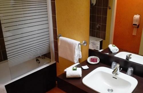 Golbey Hotel | Ideal Hôtel Logis Atrium Golbey Epinal Chavelot Stay