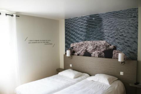 Plerin Hotel | Discover Au Chêne Vert: Pet-Friendly Comfort in Saint-Brieuc