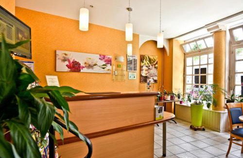 Arudy Hotel | Family-Friendly Retreat at Logis Hôtel de France