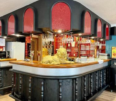 Vitry-le-Francois Hotel | Relax at Logis Hôtel Spa la Poste with Pool & Pet-Friendly Stay