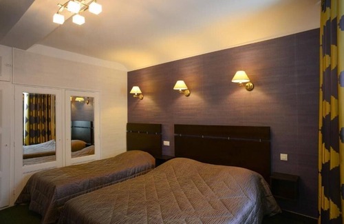 Avranches Hotel | Discover Comfort at Logis Hôtel de la Croix d'Or