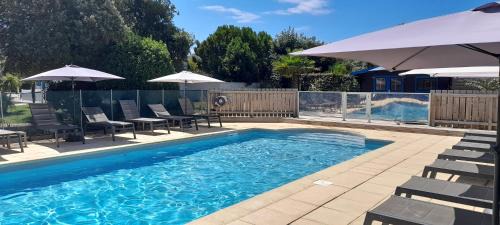 La Cotiniere Hotel | Relax at Logis Hôtel de la Plage with Oceanfront Views