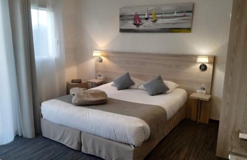 La Cotiniere Hotel | Relax at Logis Hôtel de la Plage with Oceanfront Views