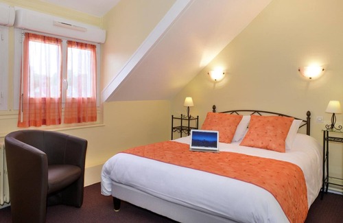 Salbris Hotel | Discover Logis Hôtel du Dauphin: Guest Rated 9.2/10