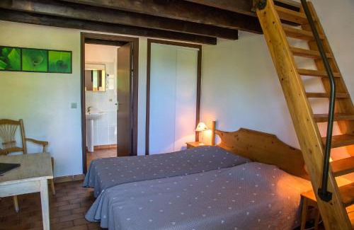 Saint-Martin-d'Ardeche Hotel | Pet Friendly Hotel with Ocean View & Pool at L'Escarbille