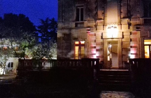 Villeneuve-les-Avignon Hotel | Relaxing Oceanfront Getaway at Logis Hôtel Les Cèdres