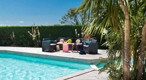 Yves Hotel | Beachside Retreat at Logis Hôtel L'Air Marin with Pool