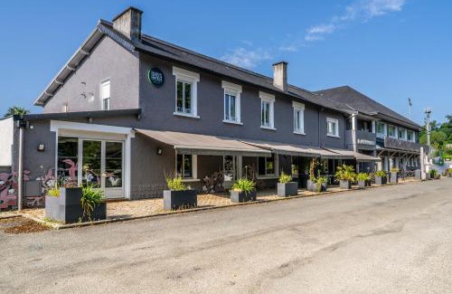 Morlaas Hotel | Pet-Friendly Haven at Logis Hôtel l'Amandier with Ocean Views