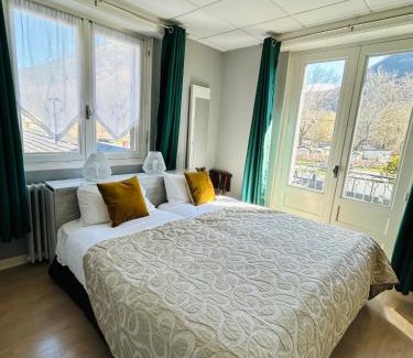 Bielle Hotel | Beautiful Logis L'Ayguelade: Pet-Friendly & Family Haven