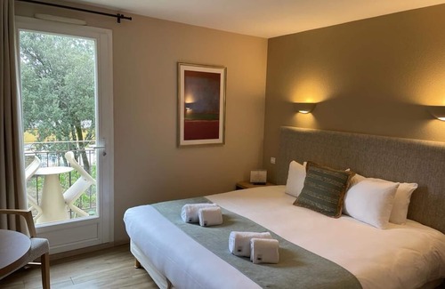 Grignan Hotel | Discover Hôtel & Restaurant La Bastide de Grignan's Delights