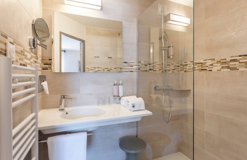 Grignan Hotel | Discover Hôtel & Restaurant La Bastide de Grignan's Delights