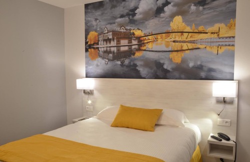 Amiens Hotel | Highly Rated Logis Hôtel - La Chambre d'Amiens Getaway