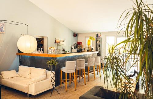 Aubignosc Hotel | Pet-Friendly Logis Hôtel La Magnanerie with Onsite Bistro