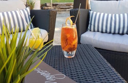 Aubignosc Hotel | Pet-Friendly Logis Hôtel La Magnanerie with Onsite Bistro