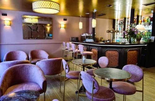 Pays-de-Belves Hotel | Oceanfront Getaway at Logis Hôtel Le Boudoir, Rated 8.8
