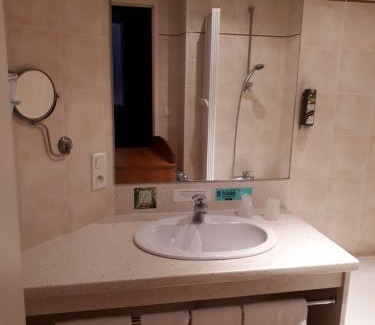 Orpierre Hotel | Discover Logis Le Ceans: Pet-Friendly Oceanfront Retreat