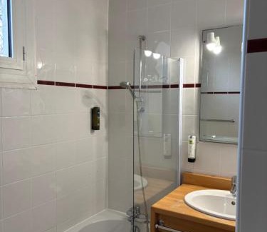Prechacq-les-Bains Hotel | Pet-Friendly Logis Hôtel Le Clos Pité with Ocean Views