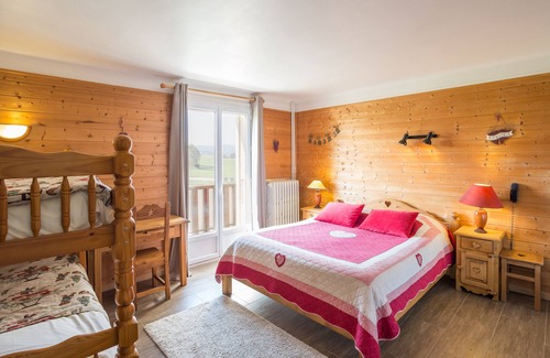 Les Rousses Hotel | Discover Logis Hôtel Le Gai Pinson: Family-Friendly Retreat